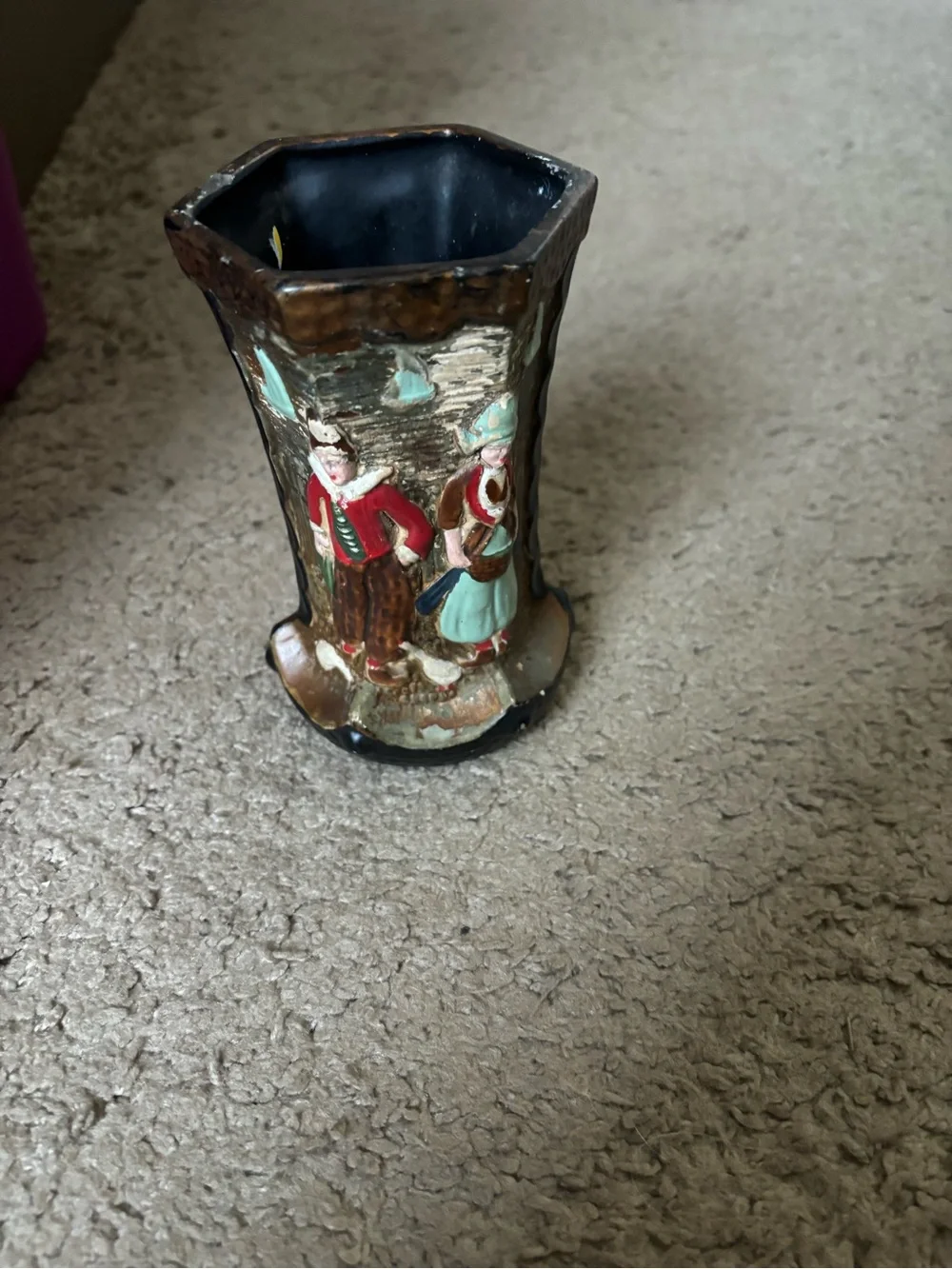 Vintage-Inspired Decorative Hex Vase in Black and Brown